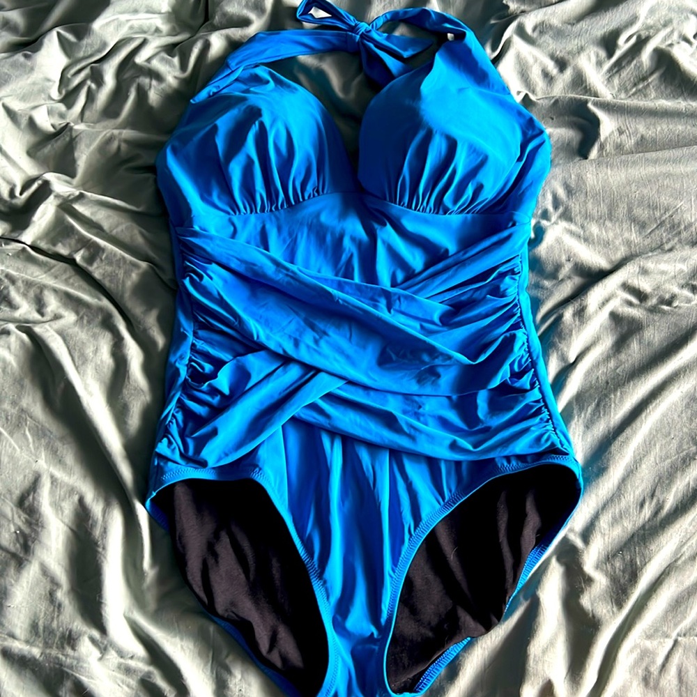 Lands End SlenderSuit Grecian Tummy Control One Piece Swimsuit Size 18 Halter